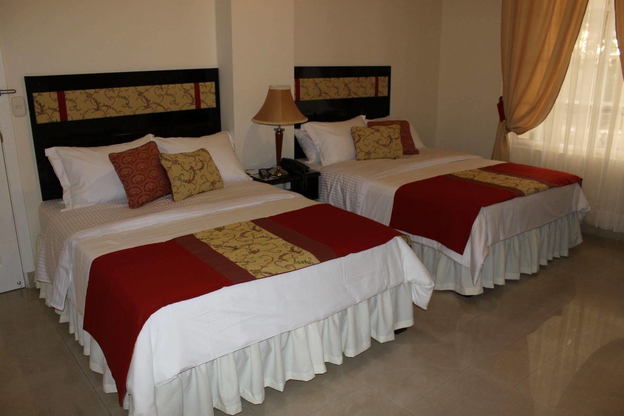 Victoria'S Park Hotel Armenia  Exterior photo